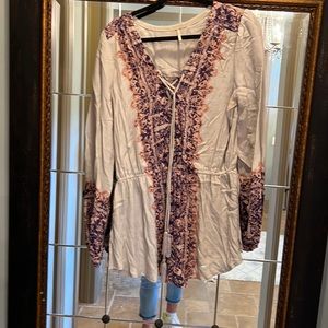 Free people shirt, taupe / purple accents, like new